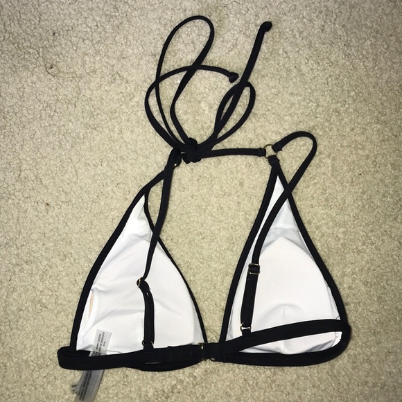 🤩PINK VS Triangle Bikini Top - Picture 2 of 4